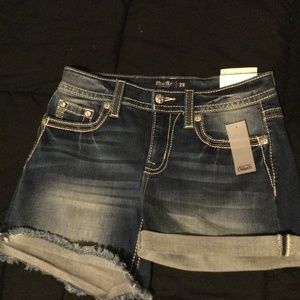 Miss Me Mid-Rise Shorts Sz 28